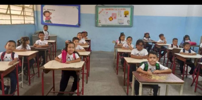 CEINViCENTEES's tweet photo. CDCE Municipio Plaza, Red Territorial N°4 Trapichito, el día de hoy nuestros estudiantes realizaron la Socialización Pedagógica en los espacios de la EBN "Negro Primero" @yraniaort @CdcePlaza @_LaAvanzadora @rosabecerra https://t.co/b0BxsUfqgg