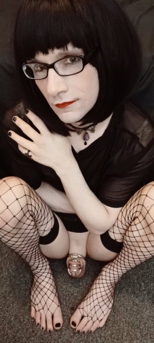 Would you keep me locked in chastity?  🔐 https://t.co/7bkJ8hM3T6