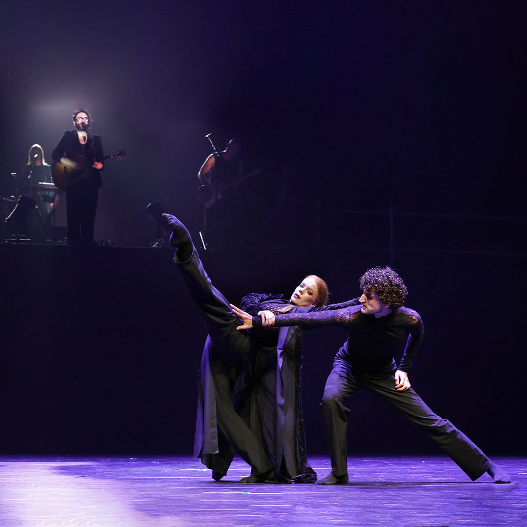 Beleef het unieke theaterspektakel OSCAR. Deze hommagevoorstelling brengt het beste van dans, circus en live muziek samen in Carré's iconische piste. Ben jij er bij? Van 18 tot 29 september 2024 te zien in Carré!

#OSCAR #KoninklijkTheaterCarré #Dans #Circus #Muziek #Amsterdam