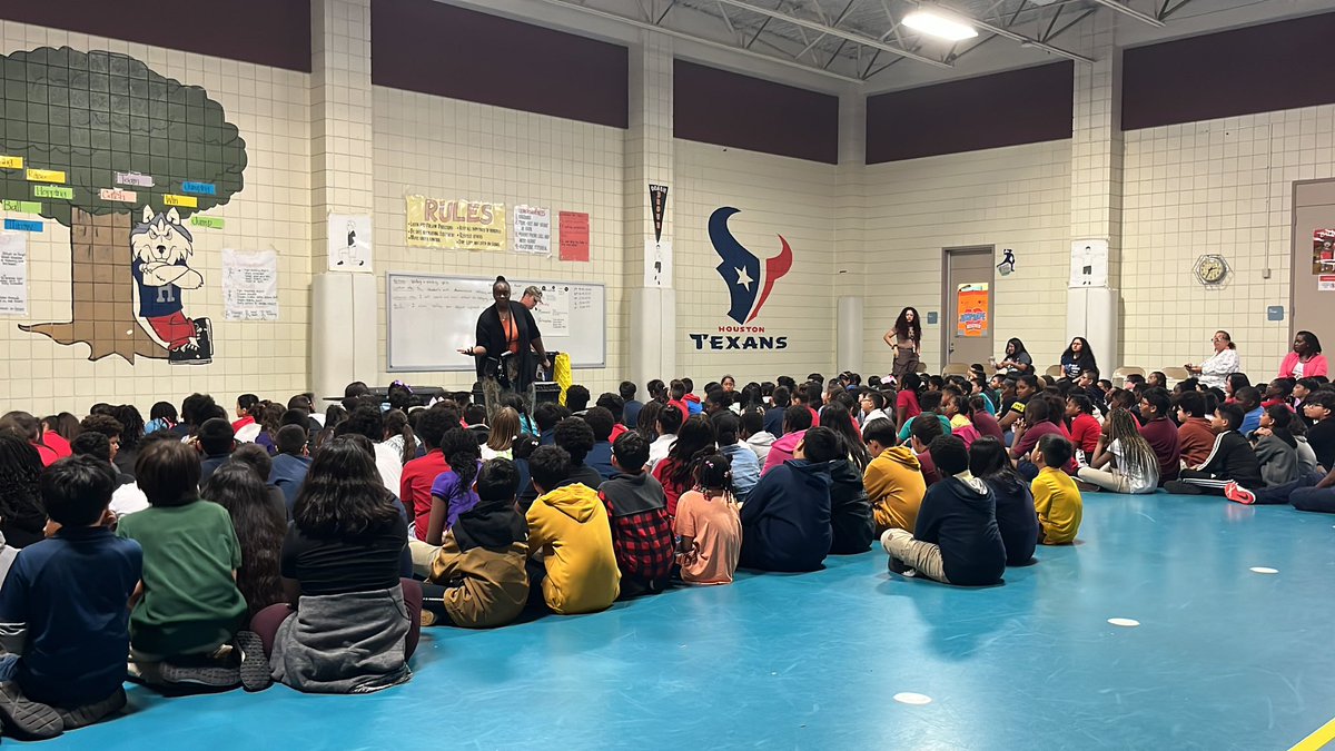 @hearnehusky students are excited to hear from Mr. Martin from Crocodile Encounter! @aliefstem @AliefScience