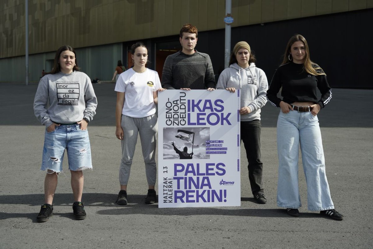 IkasleriaMartxa's tweet photo. 🇵🇸| Israelgo Estatu sionistak Gaza suntsitzen jarraitzen du sei hileren ondoren. 

Astelehenean, maiatzak 13, mobilizazioak deitu ditugu Hego Euskal Herriko hiriburu eta eskualde buruetan, genozidioa salatu eta Palestinari elkartasuna adierazteko. 

#IkasleokPalestinarekin https://t.co/TVxIt3Yzt7
