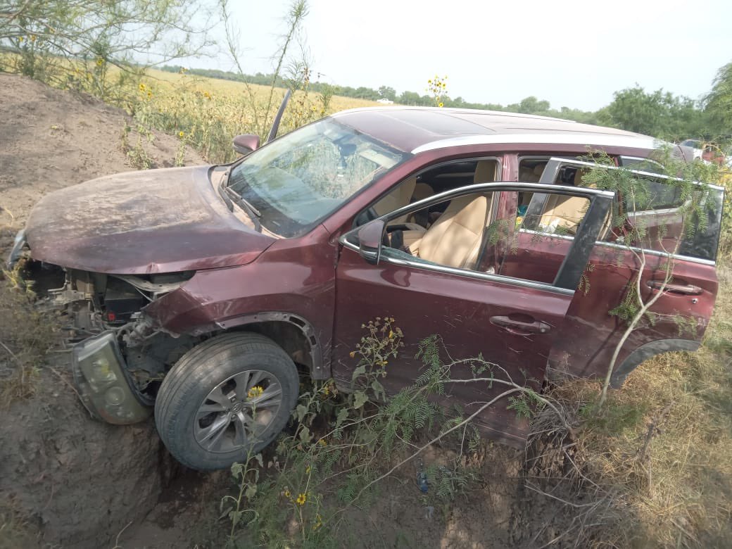 La “Operativa Néctar Pato” 🦆 del grupo Escorpión 🦂 que opera en #NuevoProgreso y #RioBravo son los responsables de tumbar cámaras y asesinar a un policía ayer en una cobarde agresión abandonando una camioneta Toyota. Hoy aparecen mensajes en redes deslindándose.