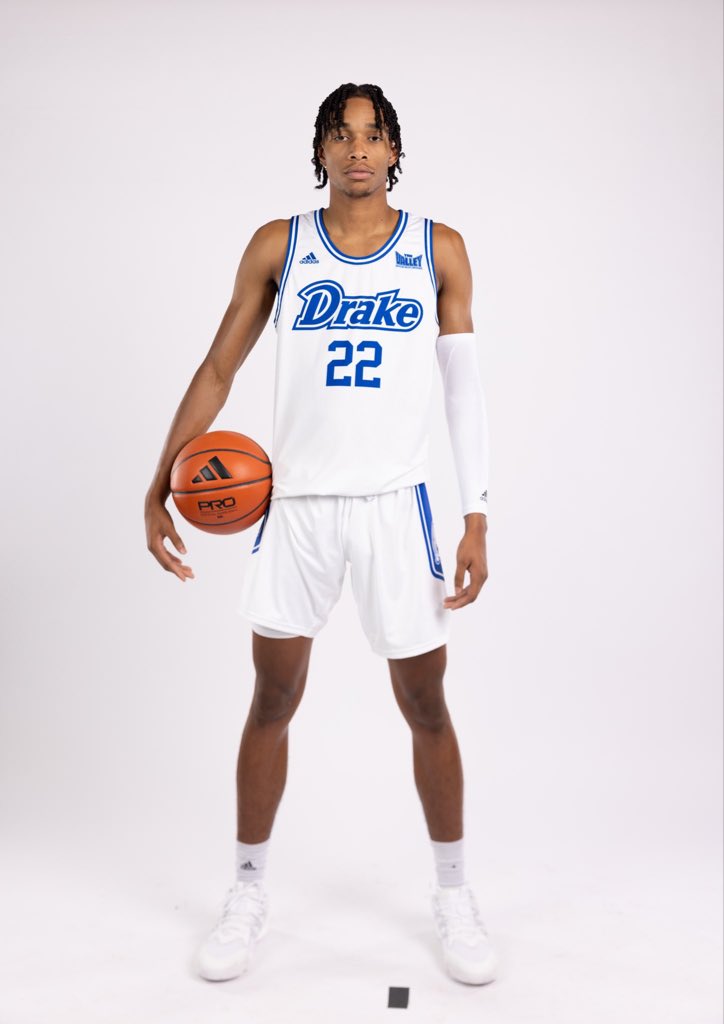 F - Elijah Price has committed to Fresno State! Price is listed at 6-9, 195 pounds. Price redshirted this past season at Drake University.