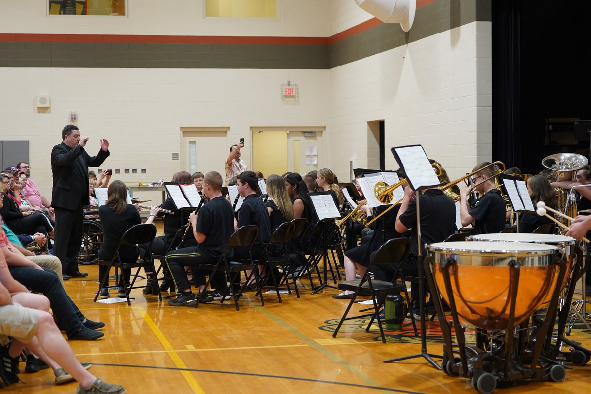 SurryCoSchools's tweet photo. Last night was the East District Spectrum Concert! The event featured performances from students @ @PMMS_Ravens &amp; @eastsurryhs led by band director Matthew Trice. The solos/selections allowed audience members to see the full spectrum of talents that band programs nurture.🎼🎷🥁 https://t.co/tPQWmCHCMQ