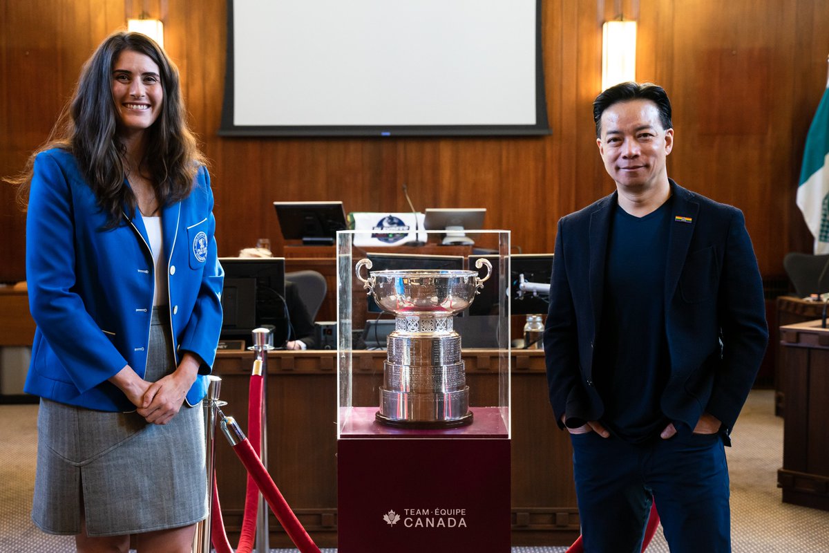 The Billie Jean King Cup Champions Tour continues its journey across Canada. 🇨🇦

The trophy touched down at the Vancouver City Hall, <a href="/beccamarino90/">Rebecca Marino</a>’s hometown! She was there to talk about the team’s big win. 🏆

Thank you for the warm welcome. 🙌

#BJKCChamps23