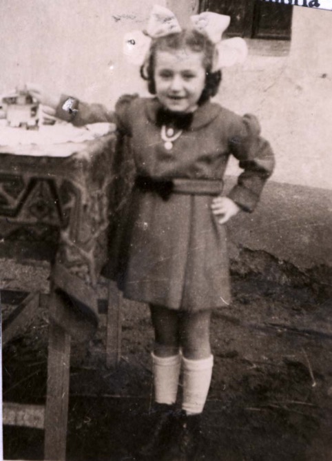 8 May 1938 | Hungarian Jewish girl Evike Schvarc was born in Géberjén. In 1944 she was deported to #Auschwitz and murdered in a gas chamber.