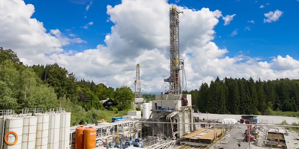 Eavor GmbH & Isar Loisach Naturwärme GmbH signed a heat supply contract in Geretsried, marking a crucial step in delivering up to 81,200 MWh/a of heat to the region's district heating network. eavor.com/blog/eavor-sig… 

#Eavor #EnergyForEavor #NextGenerationGeothermal #Geothermal