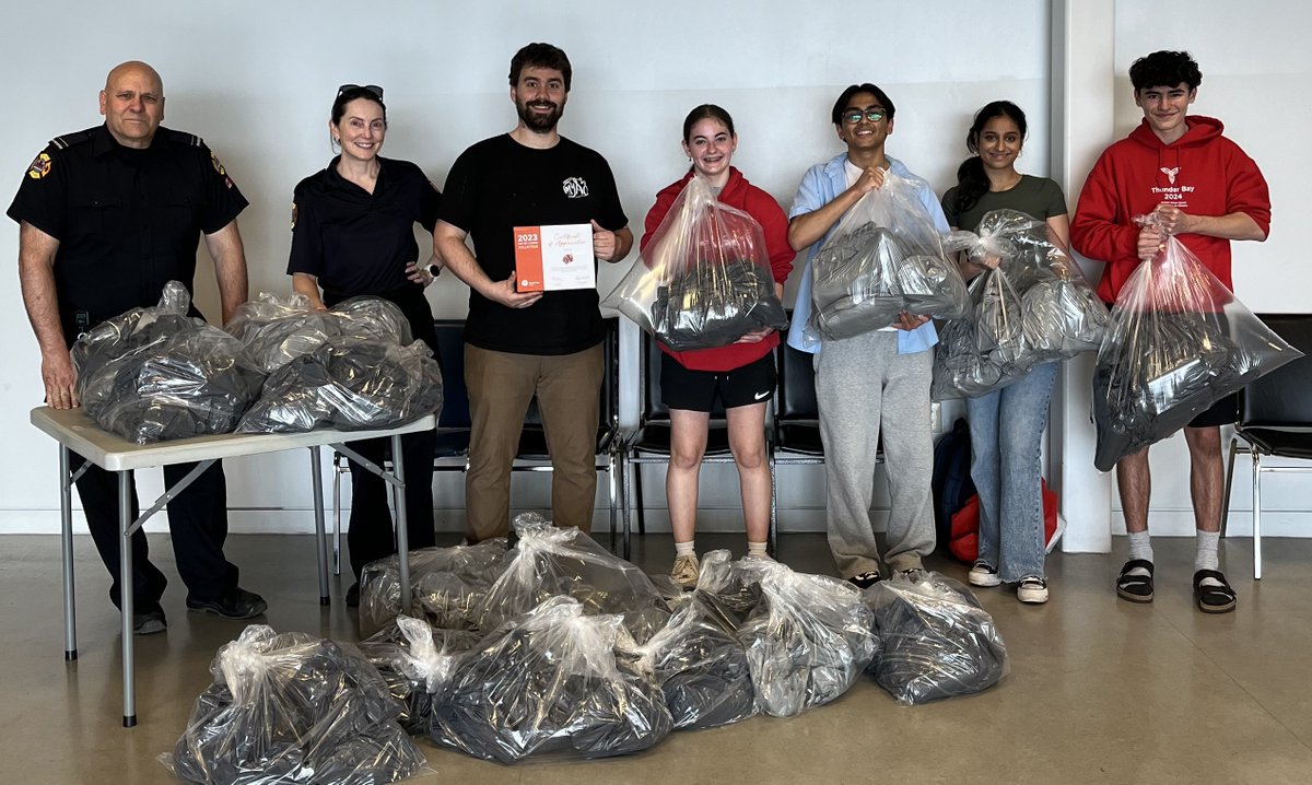 Joining hands with Lillian Wood (United Way), Nathan Smith, The Mayor's Youth Advisory Committee and Niagara Falls Fire Prevention Team, countless hygiene kits were packed with care and distributed to the homeless shelters. Let's keep making a difference bit.ly/3Uvsz9L