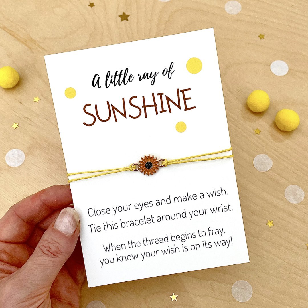 Sunflower bracelet gift - A little ray of Sunshine 🌻☀️

#WomanInBizHour #sunflower #bracelet #giftideas #giftsforher #etsyfinds #etsygifts #shopindie #supportsmallbusiness #HandmadeHour 

etsy.com/shop/janebprin…