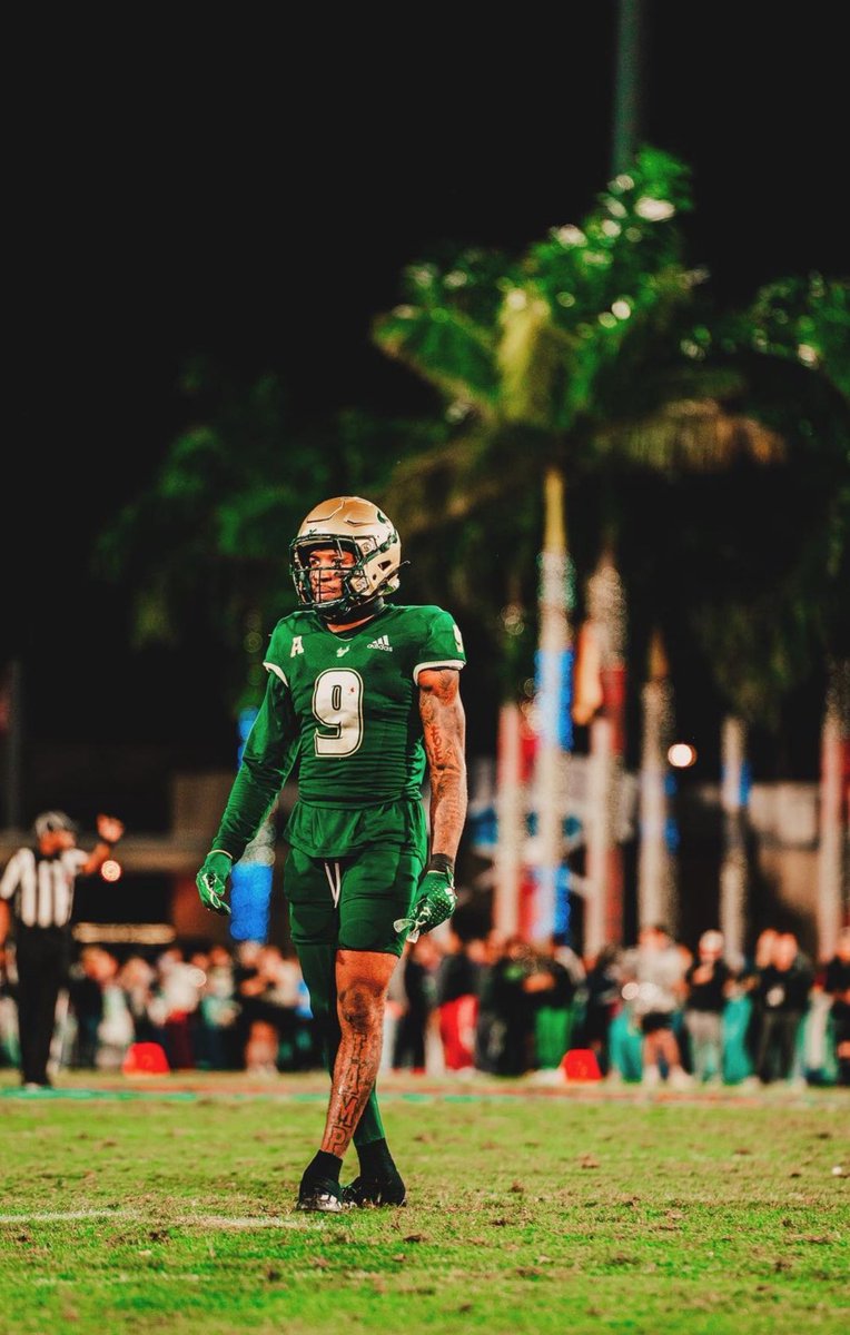 Blessed to receive an offer from the university of south Florida!!! @CoachBeck56 @SwickONE8 @CollinsHillFB @SWiltfong_ @ChadSimmons_ @ToddOrlandoUSF @ChadCreamer21 @CraigHaubert @TomLoy247 @JohnGarcia_Jr @AnnaH247