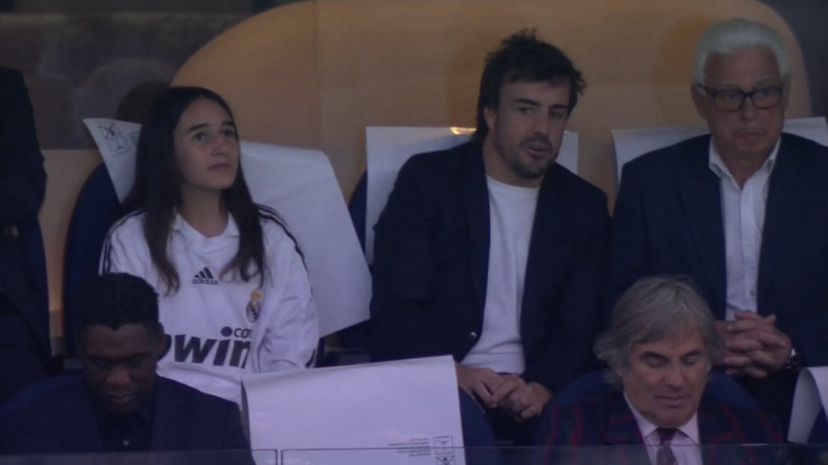 Fernando Alonso présent au Bernabeu pour Real Madrid-Bayern ! 👀⚽️ #F1 #RMAFCB