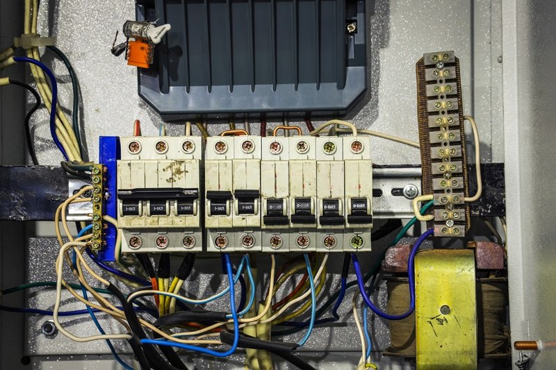 Don’t be afraid to update your home, especially if it’s a mess! Panel replacements are some of the most common upgrades we perform and can help keep you and your family safe, and your bills lower! fusionkc.com/electrical-ser…
#fusionelectric #electrician #kansascityelectricians