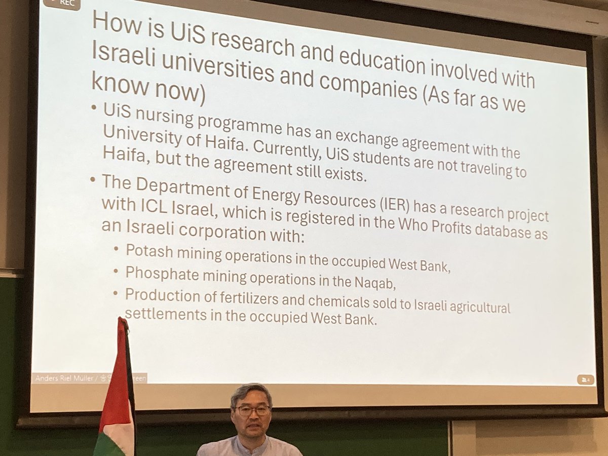 Great activist initiatives today at University of Stavanger including applying further pressure on the university management to secure academic and economic boycott of Israel 🇯🇴