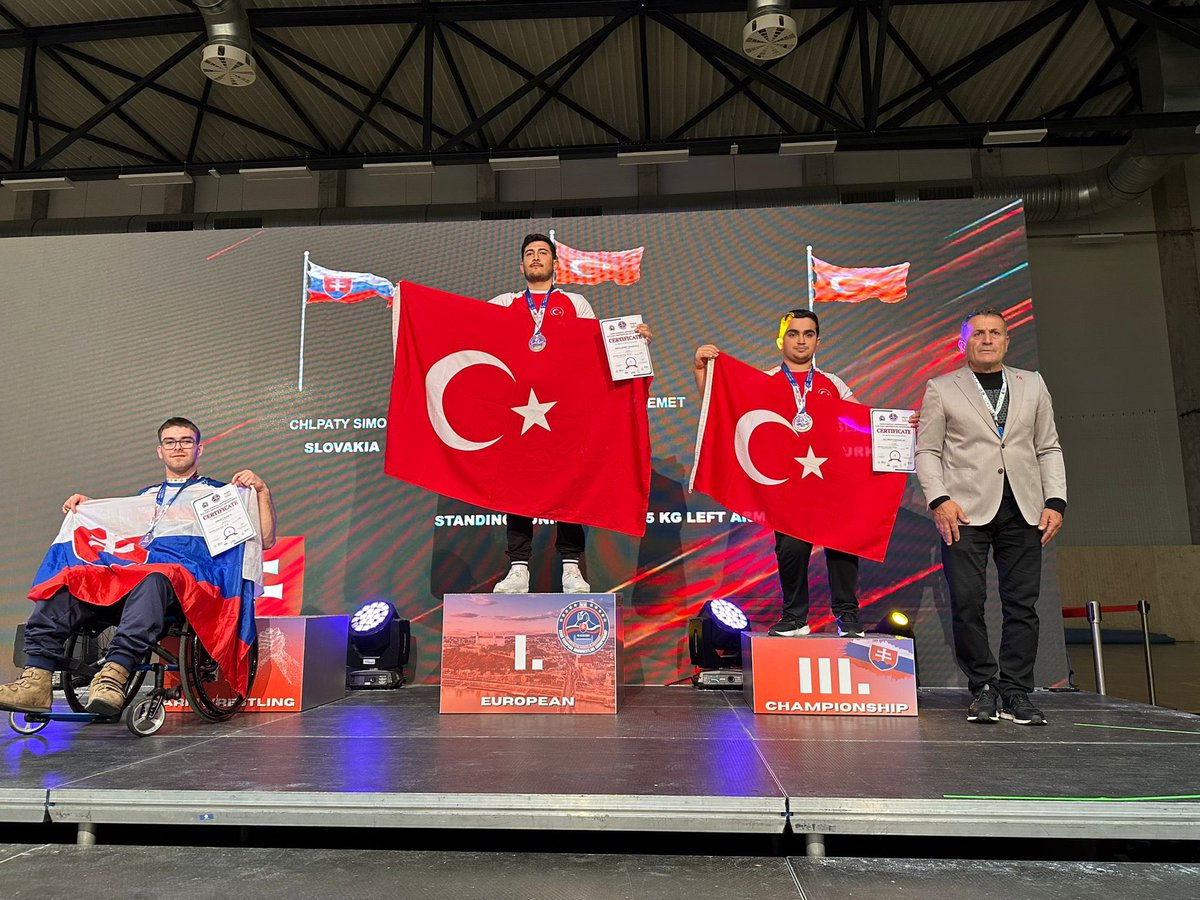 Slovakya'da düzenlenen Paralimpik Avrupa Bilek Güreşi Şampiyonasında altın madalya kazanarak, Avrupa Şampiyonu olan Haliliye Belediyemizin Milli sporcusu Abdulsemet Ocakoğlu'nu tebrik ederim. Sporun ve sporcunun her zaman yanındayız. 🇹🇷