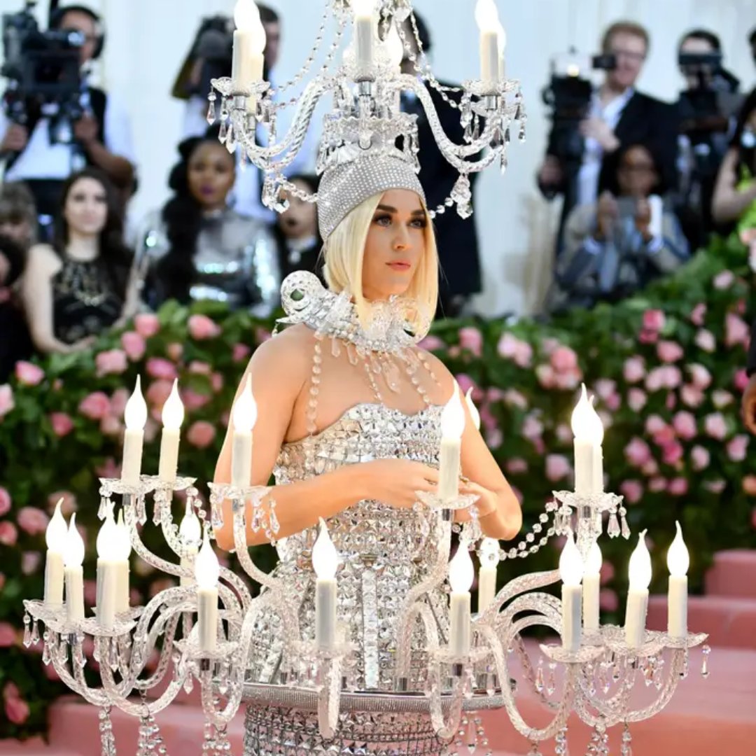 wolbergelectric's tweet image. Struggling to stay current on fashion trends? Let us shed some light on the latest designs in interior lighting.  wolberg.com
#Wolberg #FashionForward #LightingTrends