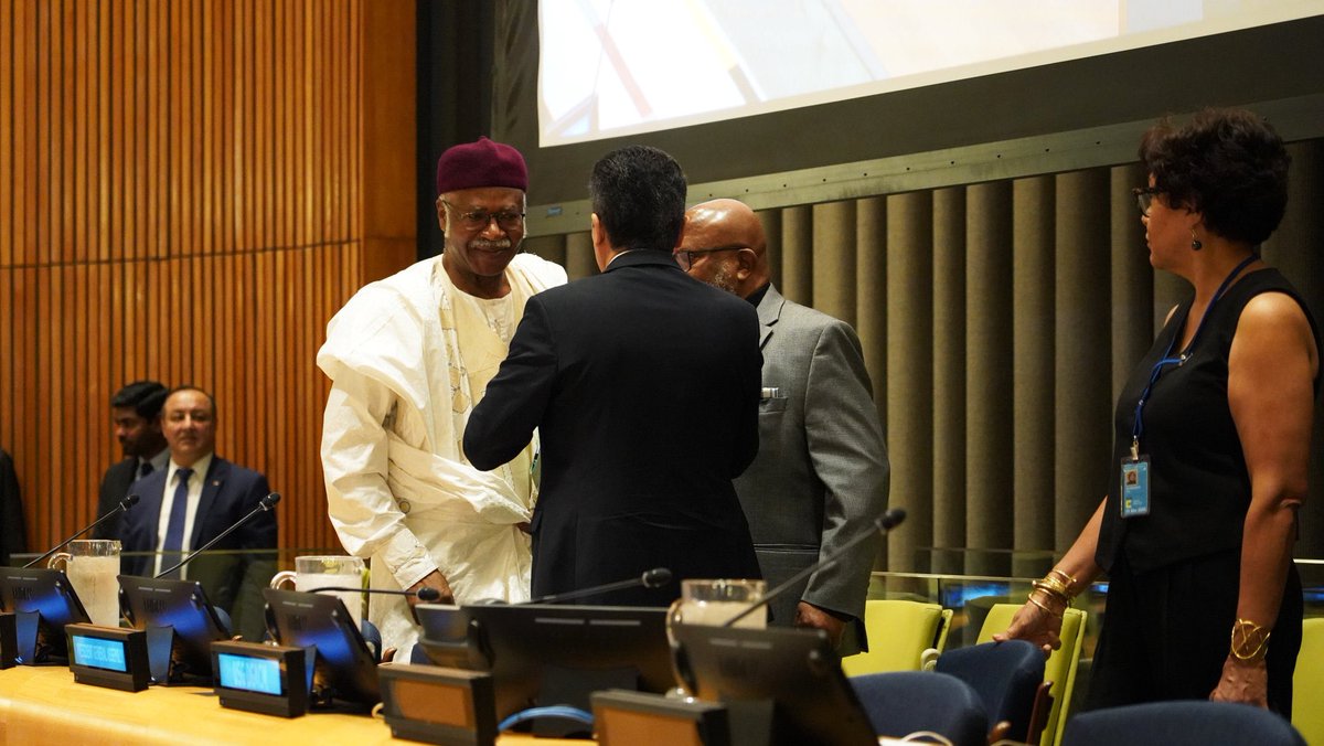 Thrilled to participate in an engaging discussion with @UN_PGA #PGA79 candidate 🇨🇲H.E. Philemon Yang, who shared his compelling vision for #UNGA79. Congratulations to the Group of African States on presenting such a distinguished candidate.