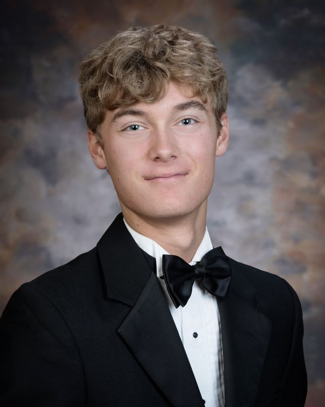 🥳Congratulations to Maury High School Senior, Emmett Moorhouse, who has been selected as a winner of the National Merit $2,500 Scholarship! Emmett was chosen from a talent pool of more than 15,000 scholars in the 2024 program.👏🤩🤩

#NPSProud #GoCommodores