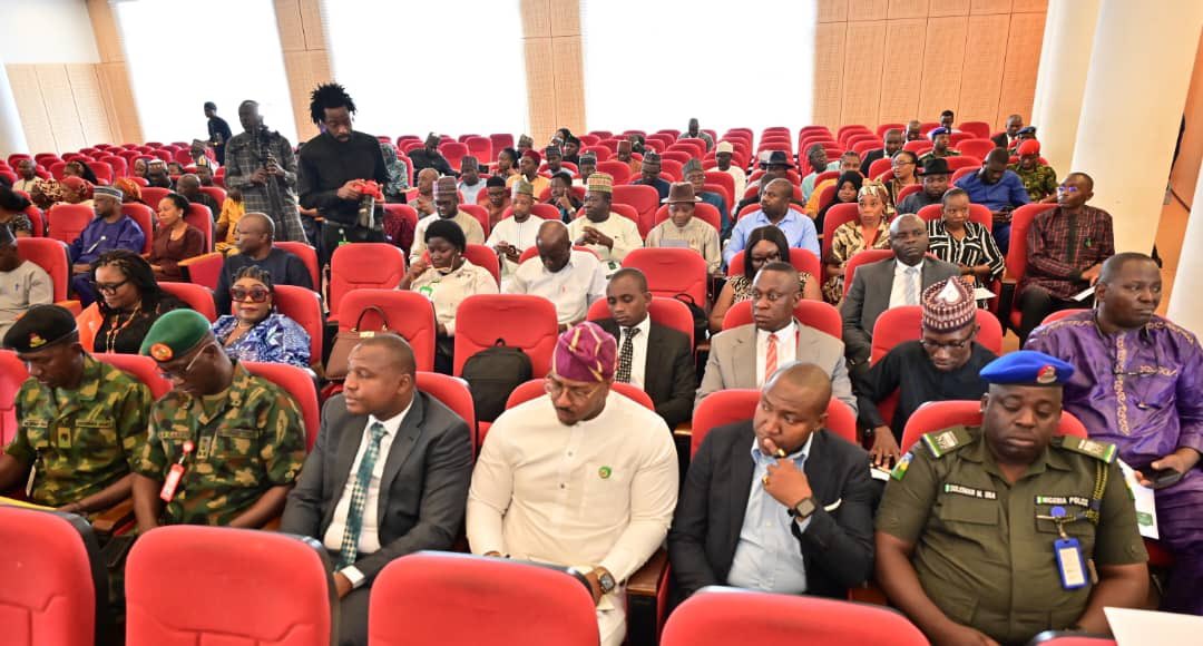 nnpclimited's tweet photo. PHOTO NEWS

Earlier today, the Group Chief Executive Officer (GCEO) of NNPC Ltd., Mr. Mele Kyari, attended the unveiling event of the Gazettes of the National Energy Policy (NEP) and National Energy Master Plan (NEMP), produced by the Energy Commission of Nigeria.

#EnergyForToday 
#EnergyForTomorrow
