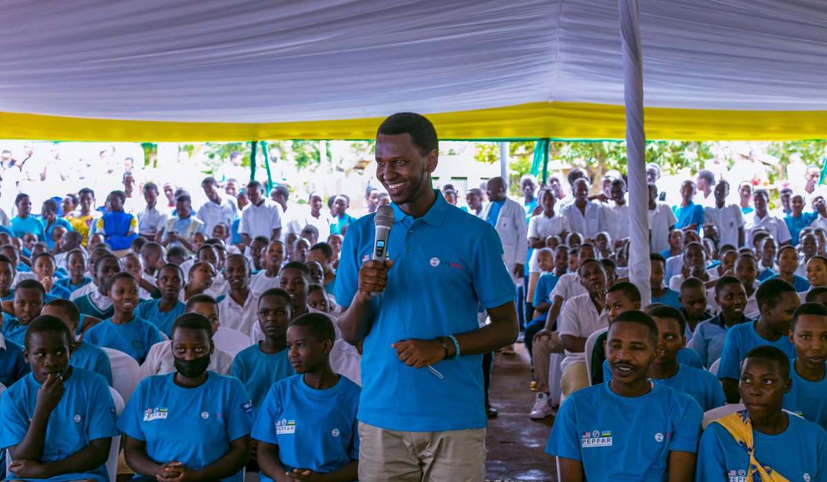 Teenage pregnancy is a major society concern that requires joint action. Today, YWCA, with the support of @USAIDRwanda/ Igire Wiyubake Activity, partnered with @RwandaGender and took to Kigarama Sector, where they held a campaign to fight pregnancies in teenage girls.