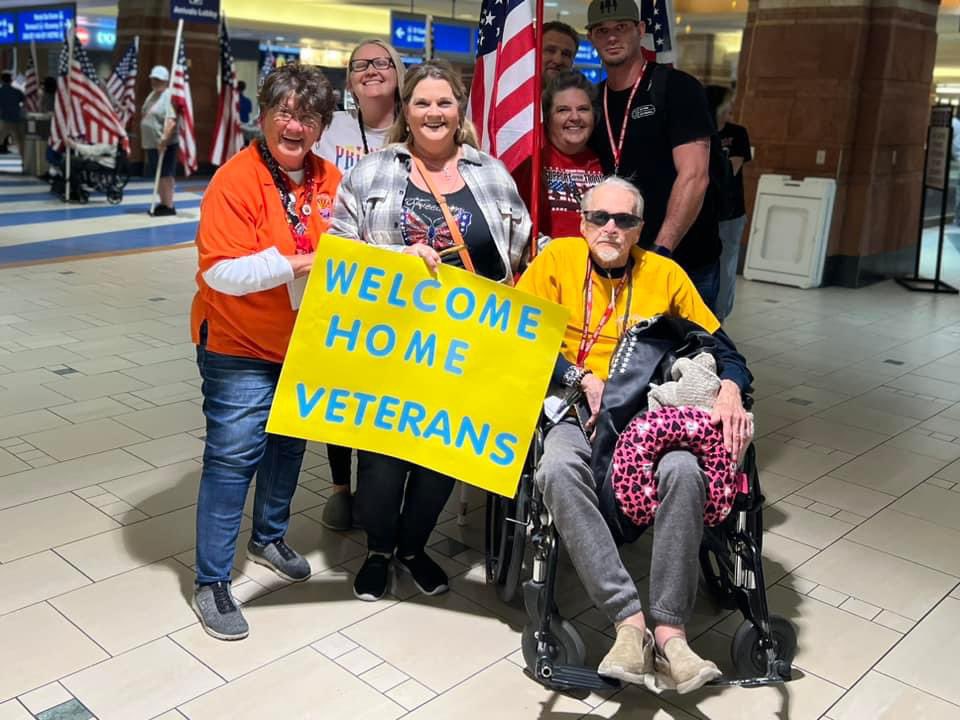 YouthforTroops's tweet photo. Family-friendly opportunity to support veterans! Friday, May 10th from 6:00 - 6:45 PM. Hold flags to welcome home WWII, Korean, and Vietnam Veterans returning to Phoenix Sky Harbor Airport on an Arizona Honor Flight. Please register https://t.co/VxBbpTm5D5 https://t.co/mITF9lG3qo https://t.co/x0CwBOwzBL