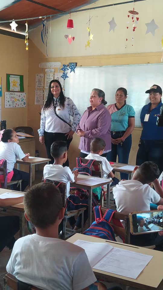 #08Mayo. Desde la U.E. Juan Ramón González Baquero. Estamos presente en la 3era Consulta Nacional de Logros y Aprendizajes del subsistema de educacion básica. #Carabobo 

<a href="/NicolasMaduro/">Nicolás Maduro</a> 
<a href="/_LaAvanzadora/">Yelitze Santaella</a> 
<a href="/gtorodelara/">Gisela Toro Hernández</a> 
<a href="/mpped/">Martin Pedersen</a>