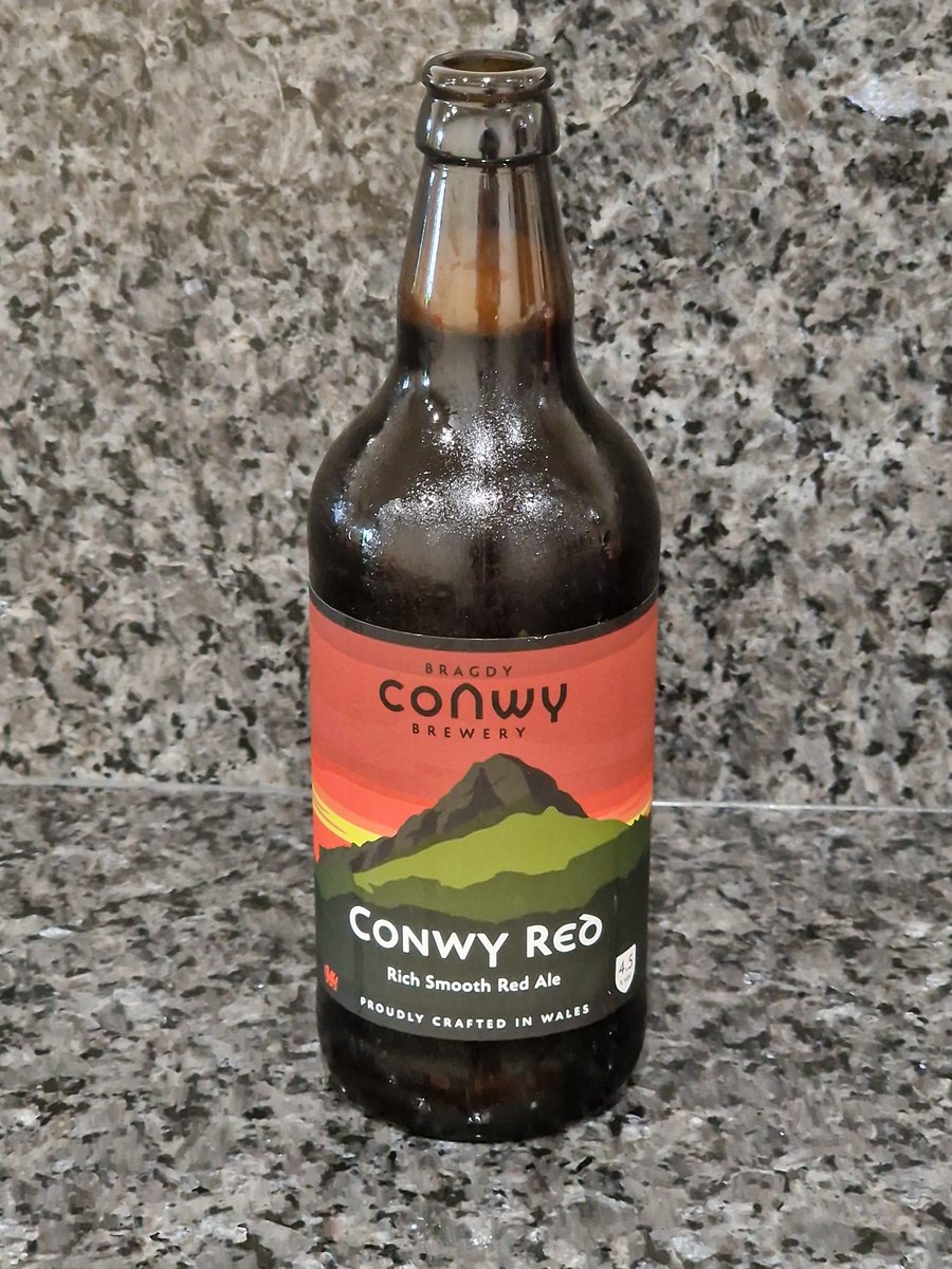 I'm sitting down to have tea with a bottle @ConwyBrewery 'Conwy Red' 4.5% #beer