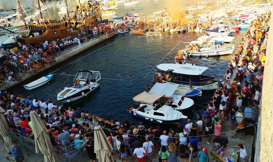 Global Wave Inc. tweet media