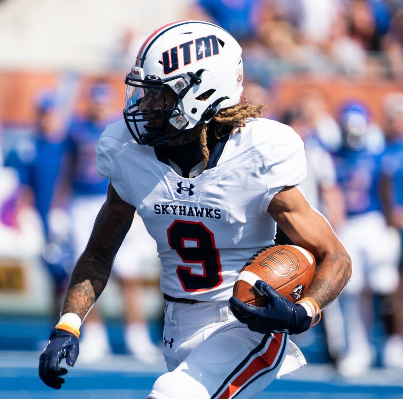 #AGTG🙏🏽 After a brief conversation with @CoachFee615 i'm blessed to receive a offer from UT Martin @tv2p @Coach_CJBailey @UTM_FOOTBALL