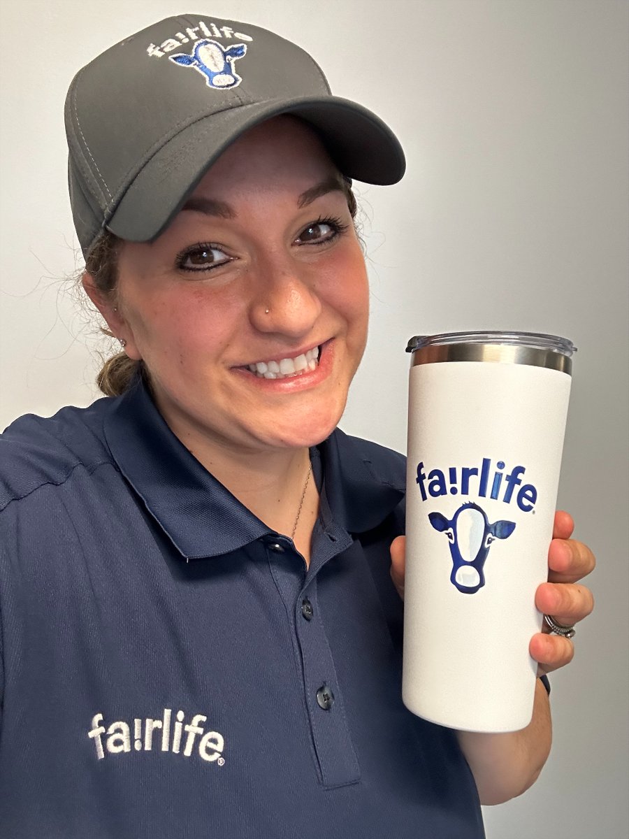Teammate Christina W. rocks her @fairlife gear with a smile! Thanks fairlife CEO Tim Doelman for the awesome swag. 😄 We're thrilled to support fairlife's investment in our community & delicious dairy-based products - soon to be made right here in #GreaterROC! 🥛🙌 #GrowGreater