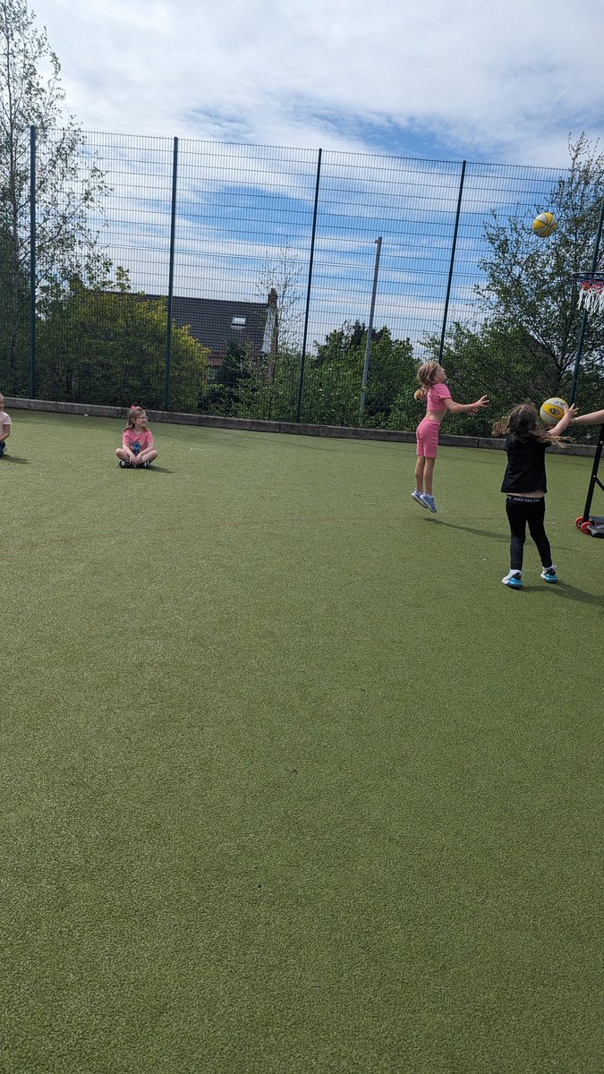 Mrs Lynn tweet media