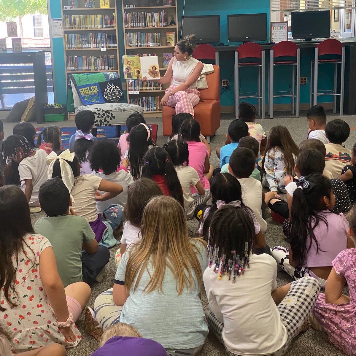 Thanks to Sigler Elem. for inviting me to read one of my favorite books -Grace for President to your 1st grade classes during #childrensbookweek! Congrats on your 60 years of service to our community. ❤️📓Let’s continue to build on your great work of growing our future leaders.