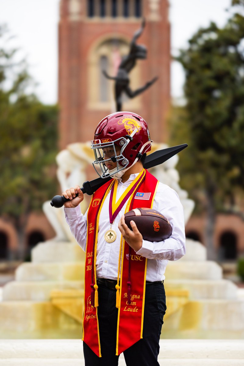 yydude77's tweet image. Thank you USC for everything! @uscfb  #studentmanager