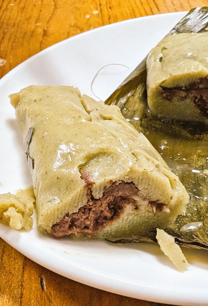 eat_dc's tweet photo. Solid loroco y queso (edible flower &amp; cheese) pupusas and excellent tamales pisques (banana leaf-wrapped refried bean tamales) at El Rinconcito Café. Also had an empanada de platano for the first time. Can't go wrong with a cream-stuffed fried plantain (available with ice cream). https://t.co/G1fru7gCGp