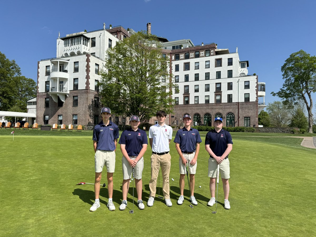 Spectacular day here at Westchester Country Club! We face off against @RegisHighSchool. 

Stepinac lineup: 
1 Quinn Egan
2 Tim Cleary
3 David Simms
4 Sebastian Riendeau
5 Kellan Higgins

Regis lineup:
1 Ryan Carmody
2 Kieran Moran
3 Teddy Poulous
4 Teddy Millard
5 Lorenzo Brigode