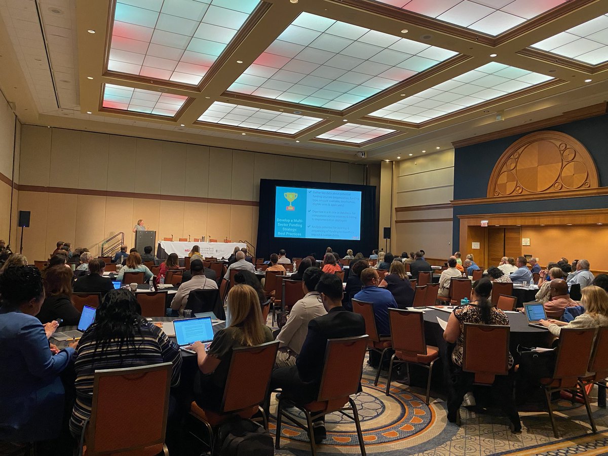 ILBroadbandLab's tweet photo. Happening now at Illinois Connected 2024! Preparing for Digital Equity Funding and Sustainability - Amy Huffman, Policy Director @netinclusion  #illinoisconnected2024 https://t.co/CRBqV085JF