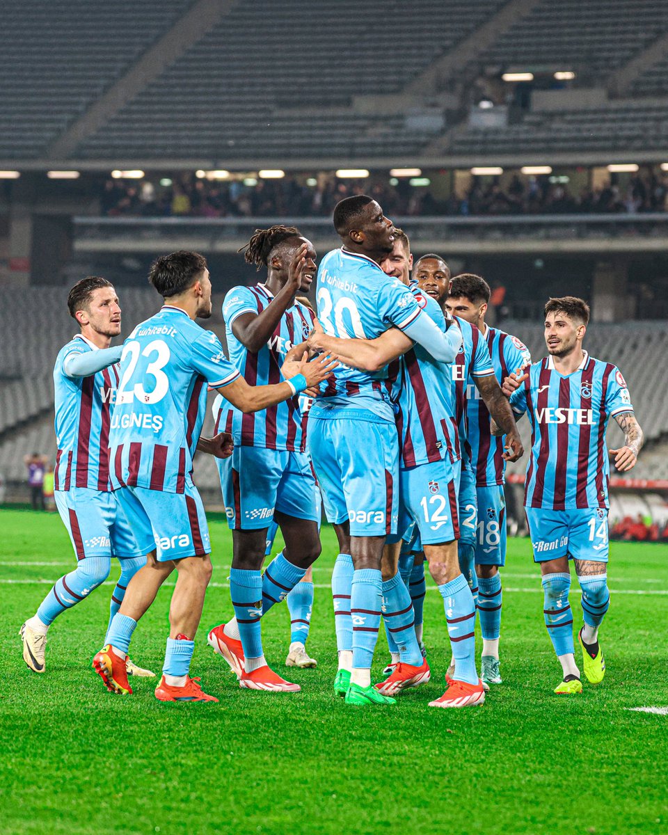 🏆 Trabzonspor, Fatih Karagümrük'ü 4-0 mağlup ederek Ziraat Türkiye Kupası finalinde Beşiktaş'ın rakibi oldu! ⚽️ 54' Paul Onuachu ⚽️ 69' Taxi Fountas ⚽️ 74' Umut Bozok (Pen.) ⚽️ 77' Umut Bozok