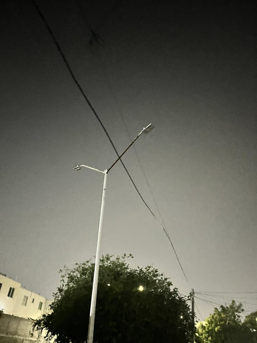 EriickaaNaavaa's tweet photo. @Cicmty me ayudan a reportar esta luminaria apagada desde hace días. Calle Santa Rosa de Lima, frente a la casa con número 406, col San Benito 4to sector. @StacLinea https://t.co/B2PfoHRUmh