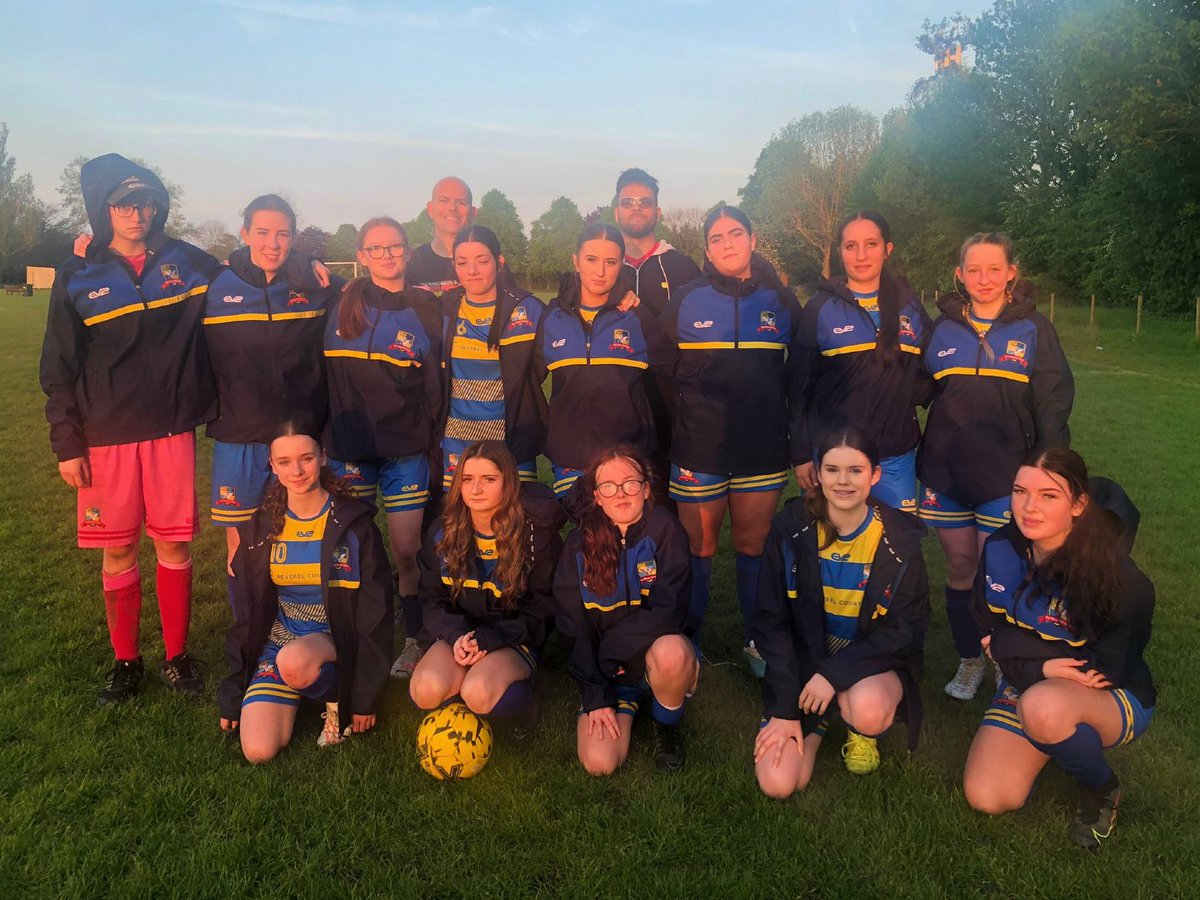 Shoutout to our U16s who ended their season with a trip to Evergreen Youth.  Thank you and good luck to Paul and Rhys who are stepping down from coaching the team. 💙💛⚽

#LetGirlsPlay #TakeYourChance #ThisGirlCan #HerGameToo #GrassrootsFootball #WeAreTheDynamos @AylesNews