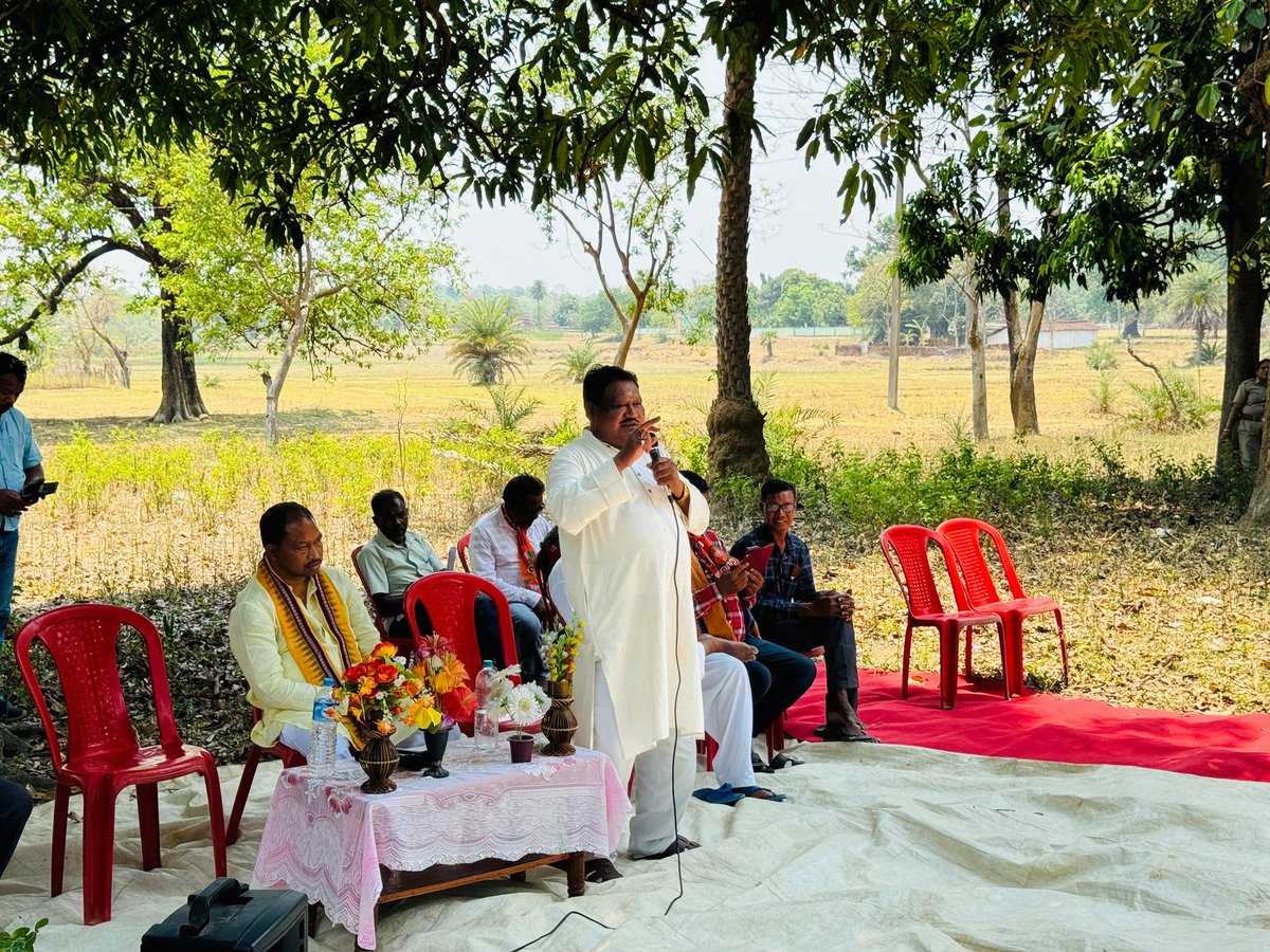 I participated in an election meeting in Patuabeda of Talsara assembly constituency along with MLA @bhabanishankarbhoi and requested them to cast two valuable votes on May 20 to help build a developed India and a developed Odisha. #bjpodisha #mpsundargarh #jualoram