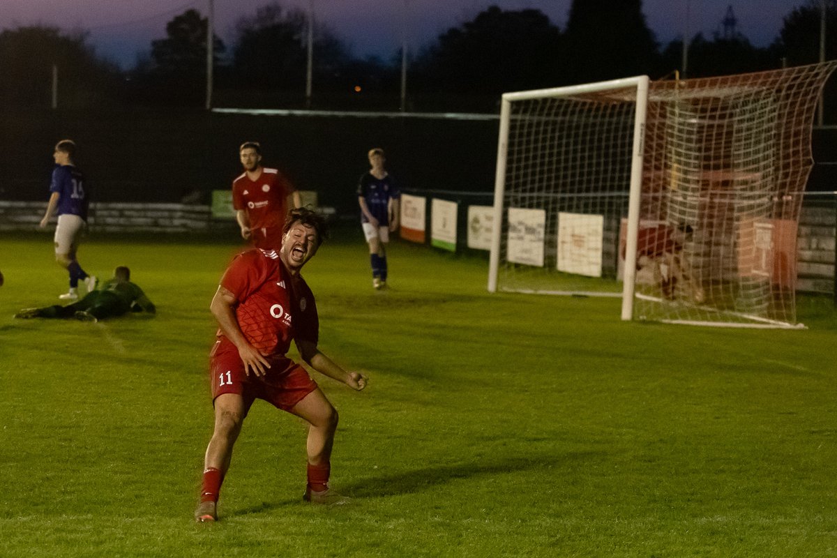 1️⃣0️⃣3️⃣ 103 were in attendance as @AshtonUtdYouth drew 3-3 with @AvroFC U21's at Hurst Cross last night Once again your support was superb, as was the temperament of both young squads on and off the field Next up at Hurst Cross @AshtonUtdYouth2, Sunday 12th, 2pm kick off