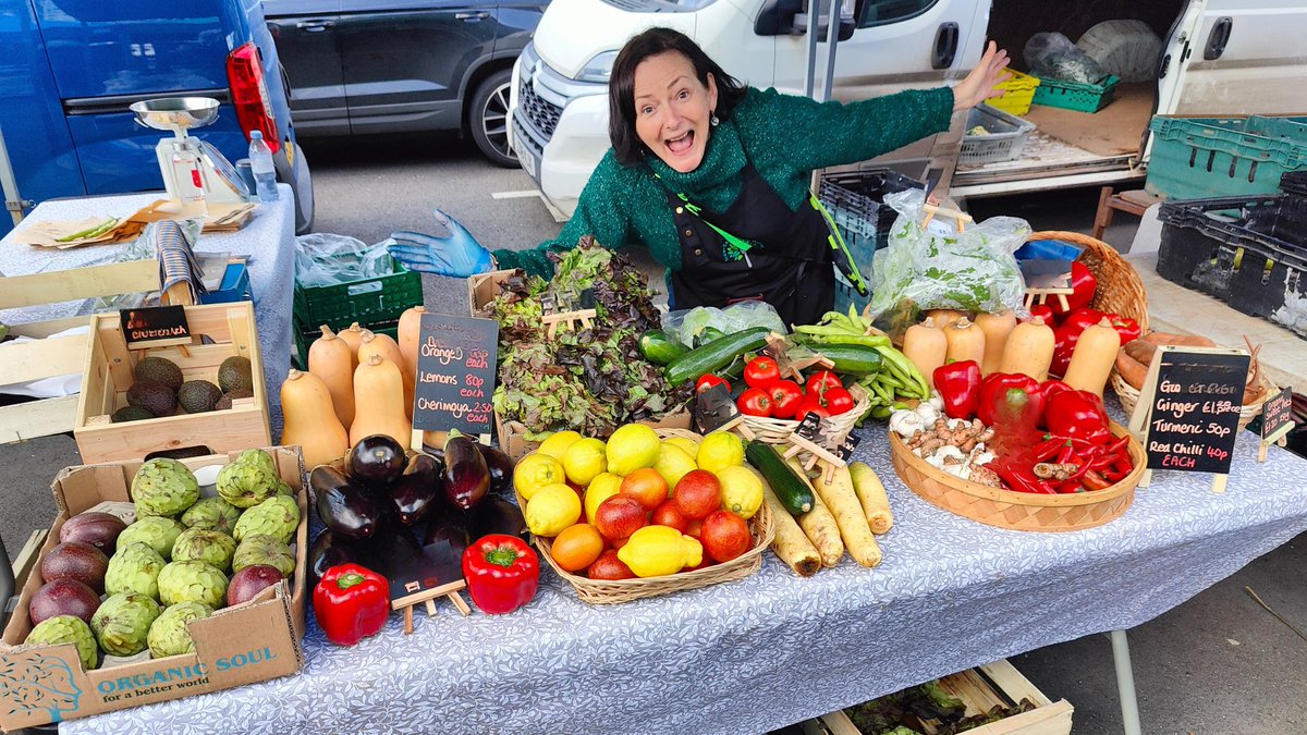 Thanks to a 'fruitful' new partnership with @UVWales, we've launched a new fruit & veg stall that will bring more international flavours to all three of our weekly farmer's markets. Find out more on our blog: riversidemarket.org.uk/news/2024/5/8/…