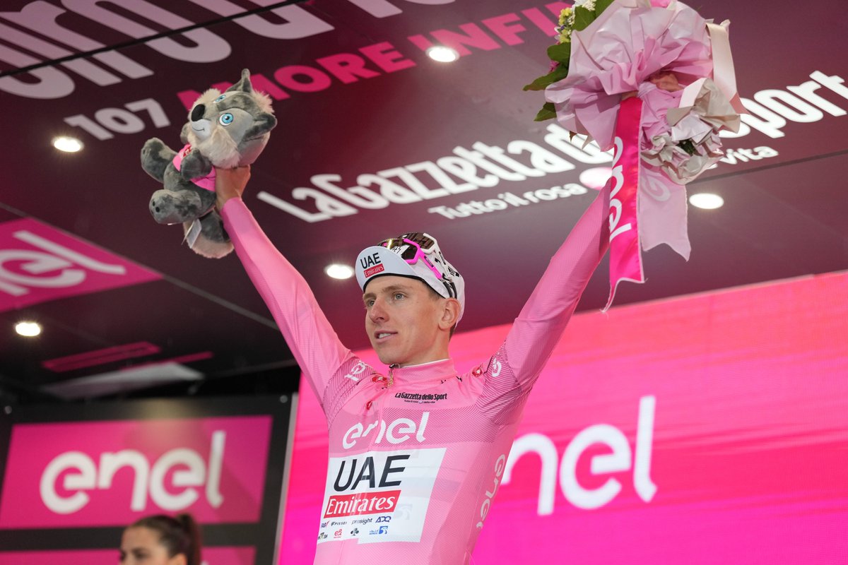 Benjamin Thomas vince la quinta tappa del Giro d'Italia. Tadej Pogacar rimane in Maglia Rosa bikenews.it/it/giro-ditali…