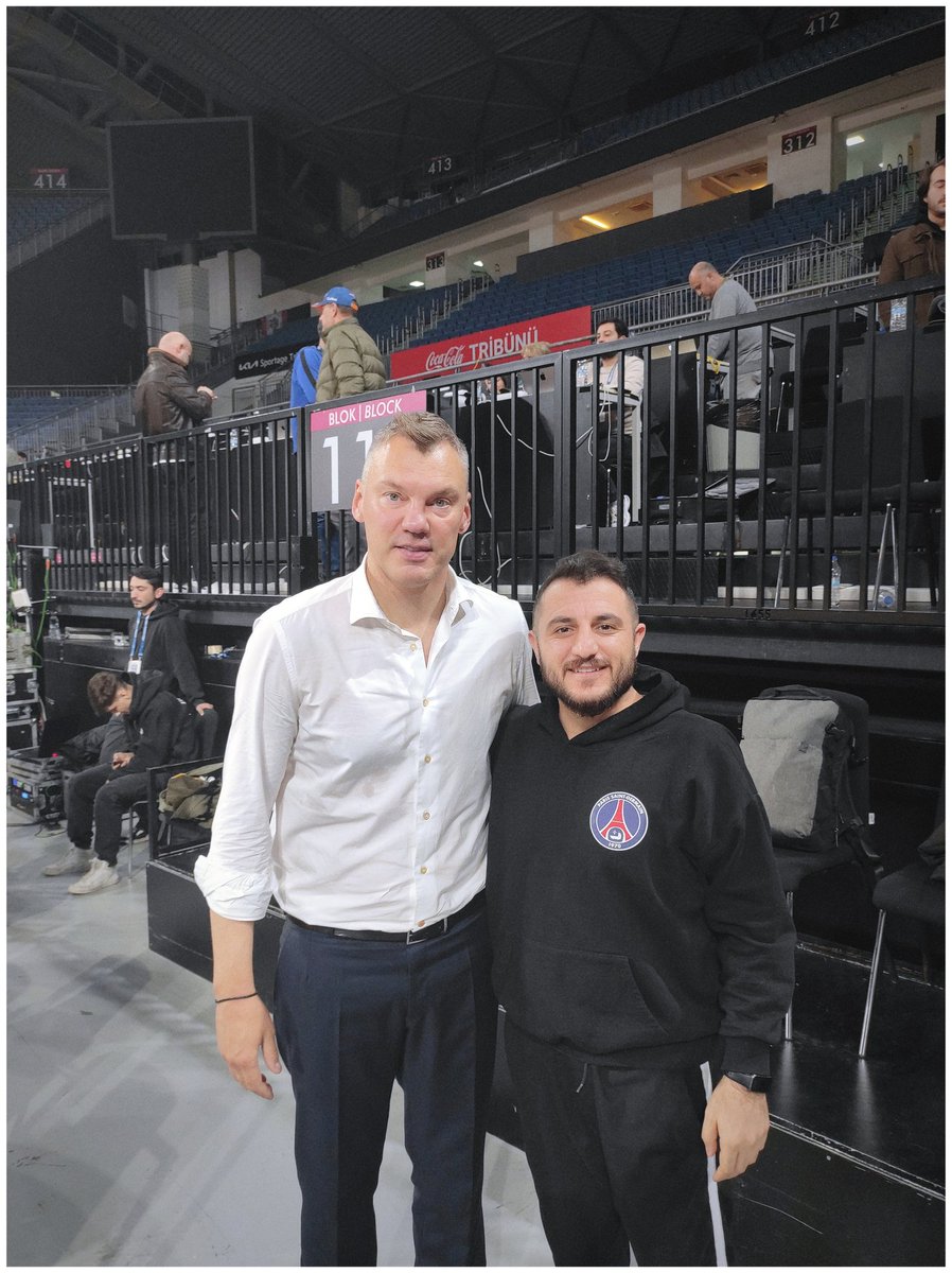 Teşekkürler Koç 💛💙 <a href="/FBBasketbol/">Fenerbahçe Beko</a>  #YellowLegacy #RoadToBerlin