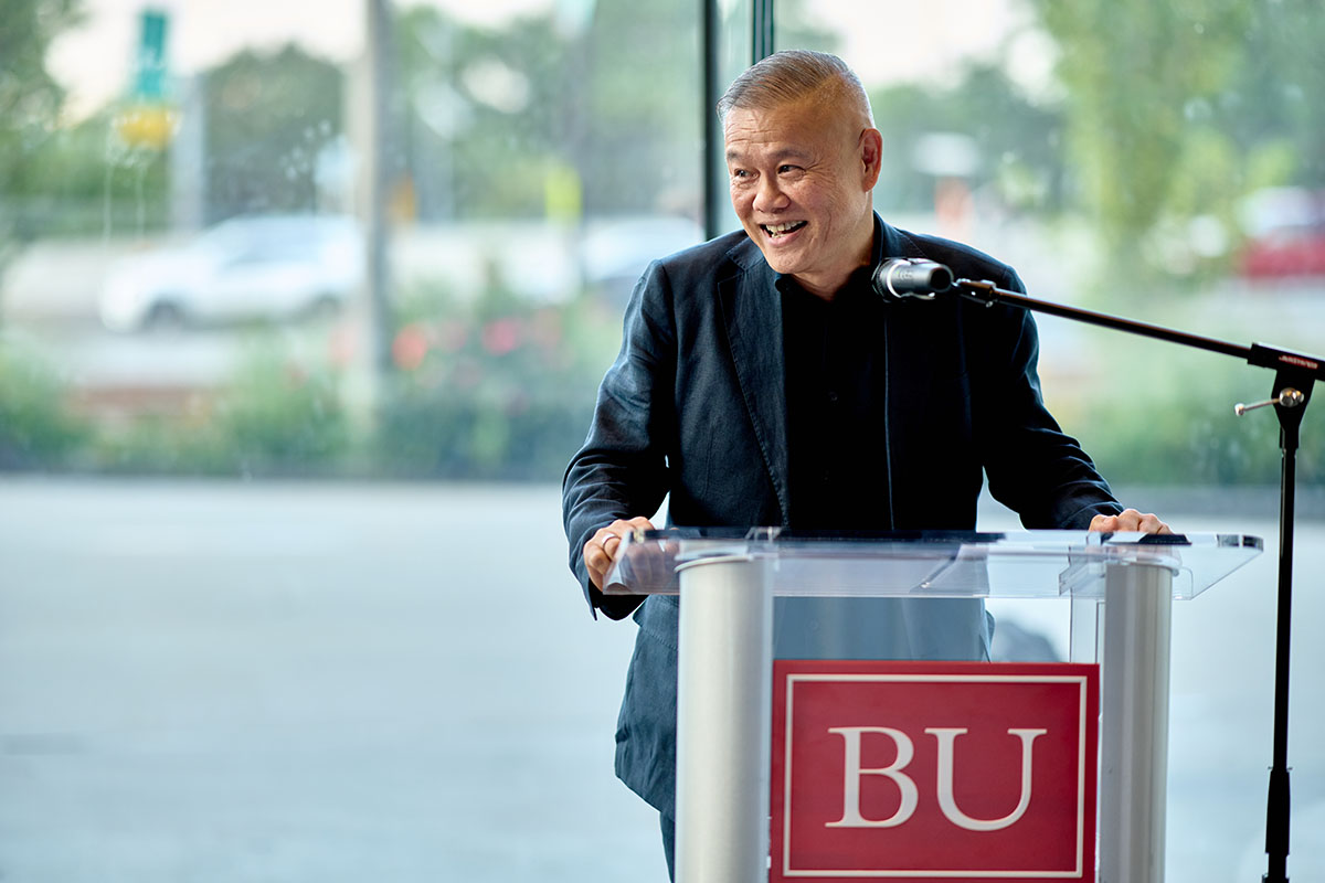 Congratulations to playwright/director Chay Yew (@COMatBU’92) for receiving the 2024 Doris Duke Artist Award in Theater! 🏆 🎭 Yew was celebrated last fall at CFA's 2023 Distinguished Alumni Awards where he received the Dean's Arts & Humanities Award. ➡️ spr.ly/6015jUbkX