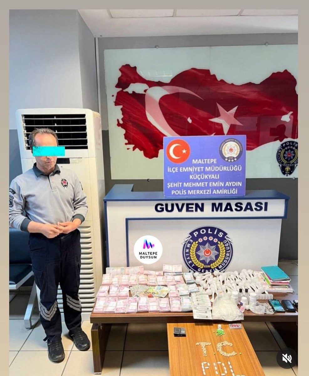 Kent uzlaşıda Baron çıktı.

 İBB'de güvenlik görevlisi olarak çalışan şahsın ev ve arabasında yapılan aramada 

779 adet ecstasy hap, 
14 gram kokain, 
340 gram metamfetamin 
 360.000 TL,
1050 DOLAR, 
220 EURO ile çeşitli ziynet eşyaları ele geçirildi.