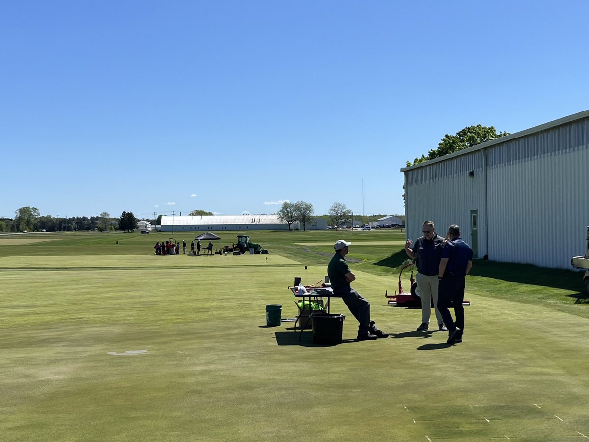 rabemich's tweet image. Thanks to all that came out and helped for the First Green at the MSU HTRC! 
@MSUAdam @PGiordano15 @PerkinsonPayton @GCSAA_GL @GrassJedi @rbearssturf @MiGCSA @MSUTurf @KaileyMiller03 @GCSAA #firstgreen