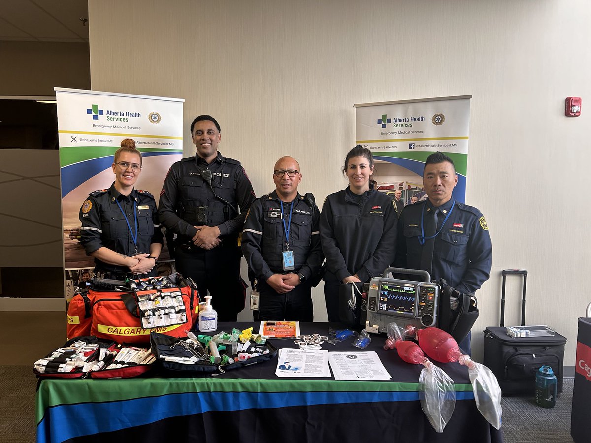 #YourEMS was honoured to join the @CalgaryPolice for their annual Youth Summit in partnership with the Caribbean Associations of Calgary. It was a wonderful opportunity to engage youth and answer questions about entering a career in #emergencyservices. @AHS_Careers