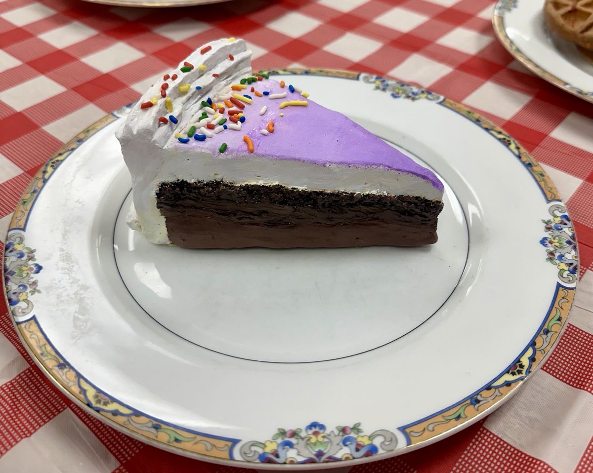 LauraToth8's tweet image. HHS Ceramics classes have been cooking up some great foods in class.