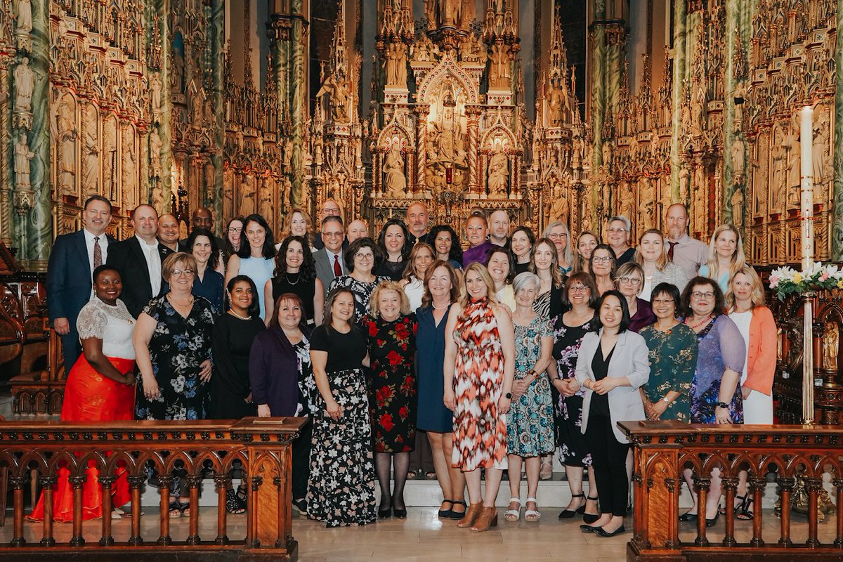 Congratulations to the 2024 Director of Education Commendation Award winners - thanks to the organizers for a wonderful mass and celebration at Notre Dame Cathedral #ocsb #ocsbBeCommunity @OttCatholicSB @OttawaCSPA