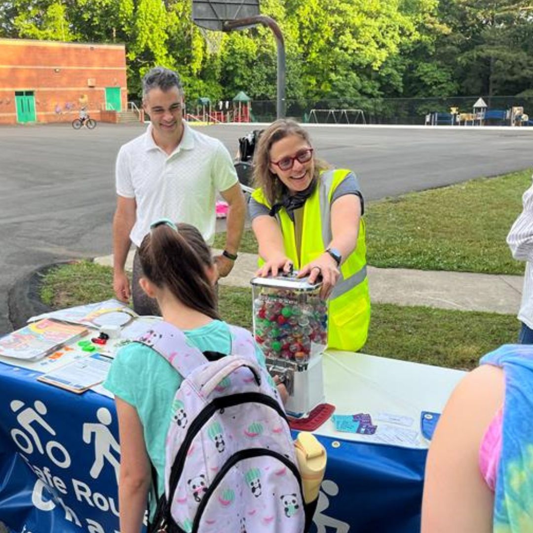 🚶🏽‍♂️Office of Mobility and Greenways staff had a great time celebrating Bike/Roll to School Day today at @esteshillseagle. They congratulated kids for getting to school using their own power. 🚲They encourage community members to swap the car for a bike this month when possible.